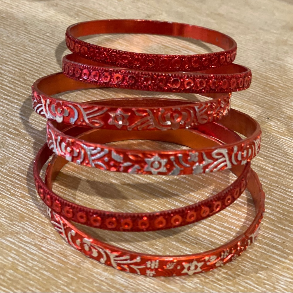 Set of six red and silver Splendid bangles